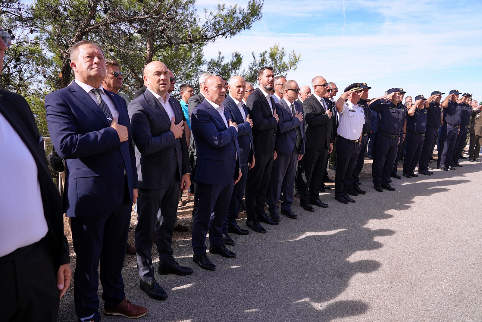 Heroji Rote nakon 35 godina dobili zasluženo priznanje - na mjestu povijesne akcije u suorganizaciji HČZ DNŽ otkrivena spomen-ploča